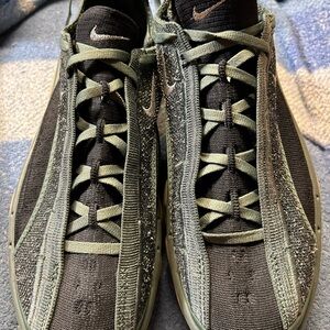 New Nike Women’s Flyknit Bloom size 10.5 in vintage green khaki